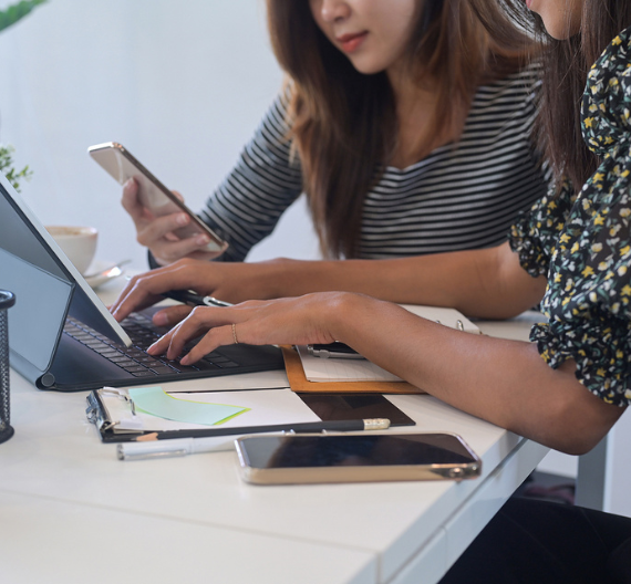 Qual a importância da internet para empresas de comunicação?
