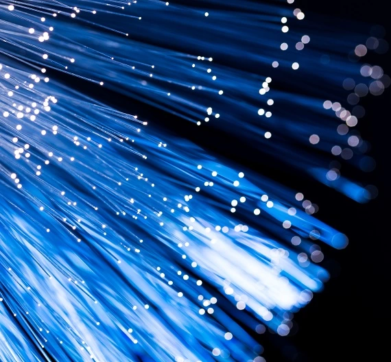Fibra óptica e fibra de ponta a ponta: entenda a diferença!