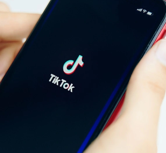 Por que o TikTok faz tanto sucesso?